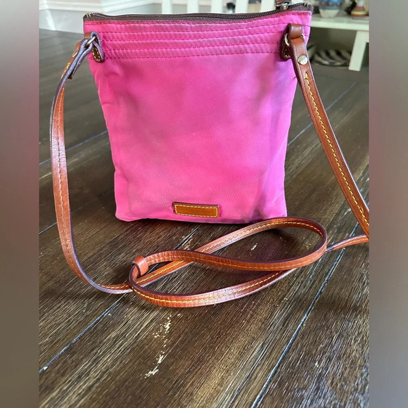 Dooney & Bourke cross body bag - Picture 4 of 12